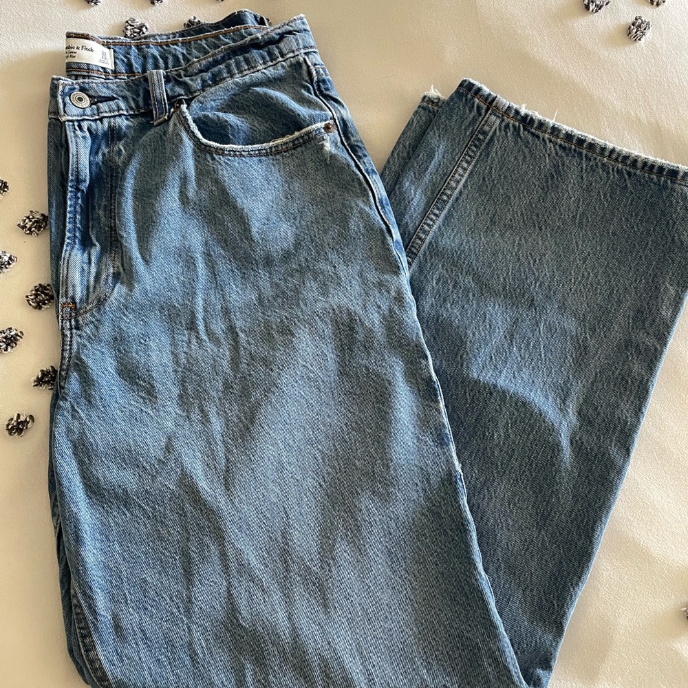 Abercrombie & Fitch The Loose High Rise Jeans